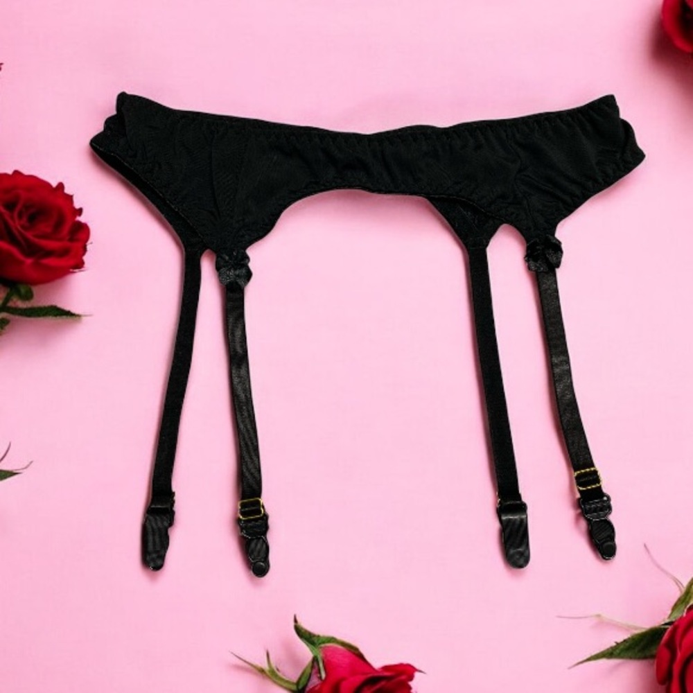 * baci Garter Belt small solid black bow detail